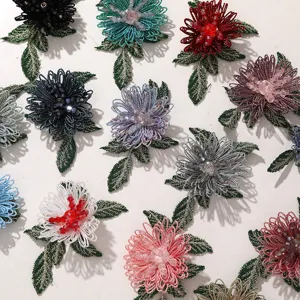 Toppe di fiori di perline fatte a mano foglie verdi ricamate accessori per abbigliamento