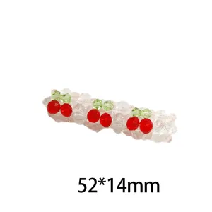 Détail de pince à cheveux cerise en perles de cristal, accessoire DIY acrylique 52x14mm.