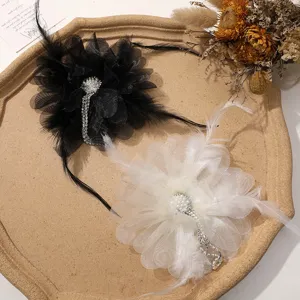 Flor de red de plumas hecha a mano broche pinza para el cabello con pedrería y perlas