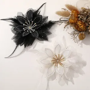 Splendido fiore di piuma in chiffon con strass nero bianco spilla molletta fai da te