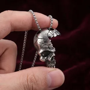 Herren Gothic halber Totenkopf Anhänger Halskette mit Metallkette, Biker Schmuck für Alltag.