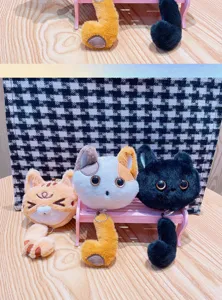 Portachiavi in peluche di gatto carino con coda estensibile, morbido ciondolo per borsa.