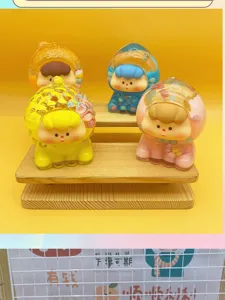 Cute fruit figure car dashboard ornament trendy toy DIY liquid quicksand resin desktop decor