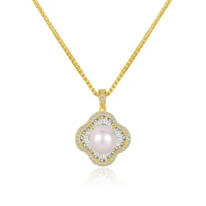 Detailed view of the S925 silver pearl pendant necklace featuring sparkling cubic zirconia.