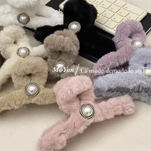 Fluffy Plush Hair Claw Clip Winter Large Shark Clip With Artificial Pearl Elegant Hair Accessories For Women