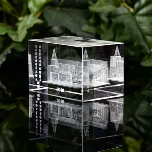 Maßgeschneiderter 3D-Laser-gravierter Kristallwürfel Gebäude Souvenir Handwerk Gedenkgeschenk