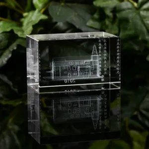3D laserenggraviertes Kristallgebäude Handwerk Geschäftsgeschenk Souvenir klarer Block
