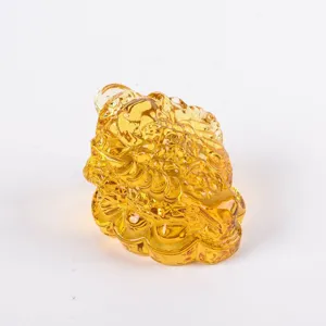 Exquisites bernstein kristall geldkroete ornament fuer zuhause buero glück detailansicht.