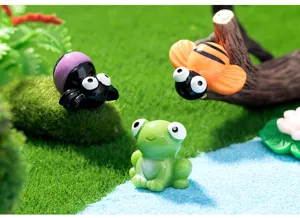 Mini resin animal figurines for moss micro landscape, cute frog bee insect DIY garden decor