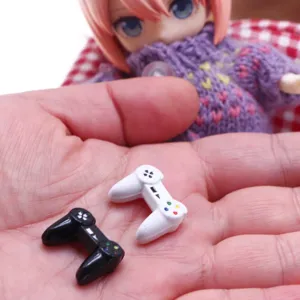 Dollhouse miniature game controller model, BJD doll scene prop toy, black and white set.