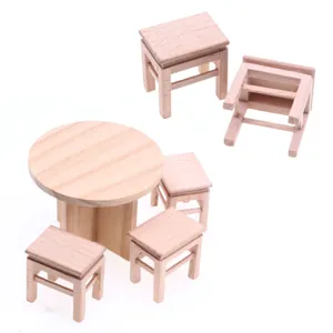 Miniatuur houten poppenhuis tafel en stoelen set, perfect voor OB11 poppen scèneprops.