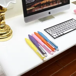 Miniatura 1:12 casa delle bambole penne a sfera colorate ufficio studio decorazione dettaglio.