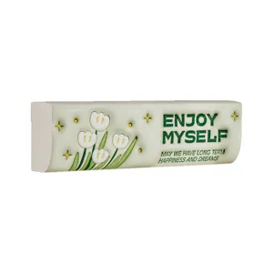 Funda antipolvo para aire acondicionado de pared con estampado de tulipanes y texto estético verde.
