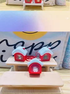 Weihnachten Mini Haus Schlüsselanhänger LED Nachtlicht Detail, süßer Santa Schneemann Rucksack Anhänger.