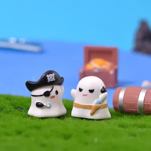 Süße Geist Pirat Miniatur Harz Figur für Mikro-Landschaft Garten und Desktop-Dekor Cartoon Schatztruhe Fass Ornament