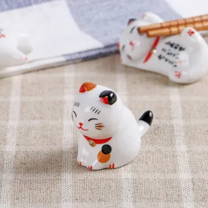 Japanische Keramik Winkekatze Staeebchenhalter niedliches Tier Tischornament Hauptbild