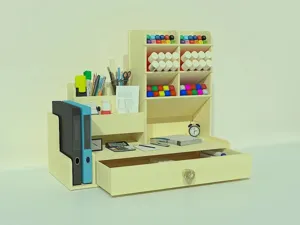Organisateur de bureau en bois avec porte-stylo incliné et multiples compartiments de rangement.