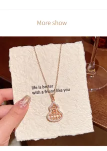 Fashion rose gold hollow gourd abacus necklace, delicate niche design clavicle chain.