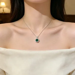 Elegant silver circular green zircon pendant necklace for women, fashion clavicle chain jewelry.