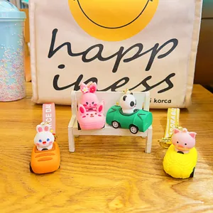 Set di portachiavi per auto con animali carini, ciondolo per bambola di cartone animato regalo