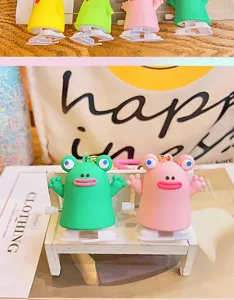 Cute cartoon wind-up animal toy keychain and bag charm, creative funny mechanical gift for kids.