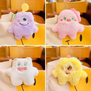 Schattig Klein Monster Pluche Broche Cartoon Mini Pop Sleutelhanger Tas Hanger Kleding Accessoire Geborduurd Pluche Speelgoed Accessoire Voor Vrouwen Kinderen