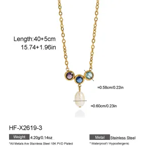 Vue détaillée du collier en acier inoxydable perle d'eau douce zircone multicolore.