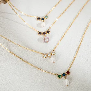 Collier multicouche perles d'eau douce zircon vintage, en acier inoxydable or 18k chic.