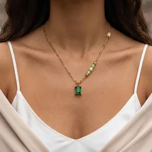 Elegante collana in oro in acciaio inossidabile con zircone verde e perle per tutti i giorni.