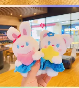 Lindo llavero de peluche con diseño de corazón y estrella, suave dije de peluche para bolsos.