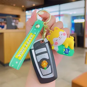 Porte-clés de voiture mignon animal dessin animé et joli pendentif de sac à main.