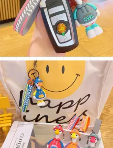 Set di ciondoli per portachiavi per auto con paperella di cartone animato carino, ciondolo alla moda.
