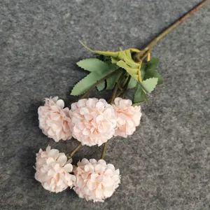 Fleur artificielle en soie chrysanthème pompon 5 têtes, vue de détail pour déco.