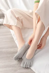 Women cute five toe socks low cut invisible boat socks cotton soft breathable anti slip