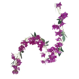 Hermosa enredadera de buganvilla artificial para colgar en la pared con flores moradas