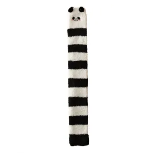 Accoglienti calze invernali sopra il ginocchio con panda carino, scaldamuscoli a righe in pile.