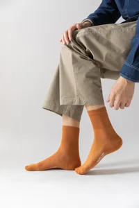 Hombres color sólido media pantorrilla algodón calcetines casuales cómodos verano