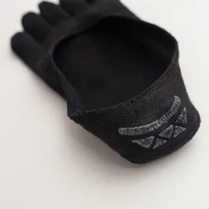 Black five toe no show socks for women, anti slip low cut invisible boat socks cotton.