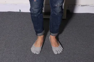 Men's grey five toe socks detail view, breathable low cut cotton toe socks for summer comfort.