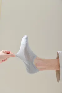 Summer breathable mesh men's boat socks detail showing high elasticity and comfort fabric