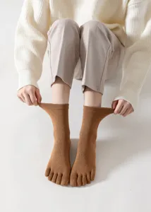 Retro brown mid-calf five toe socks for women yoga fitness comfortable daily wear detail.