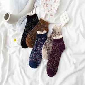 Vintage floral ankle socks with lace ruffle cuffs, soft cotton short socks for women.