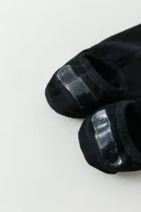 Men summer breathable anti-slip boat socks detail, heel silicone grip design for comfortable wear.