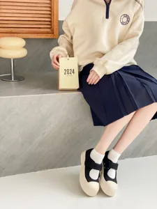 Chaussettes courtes unies pour femmes, chaussettes de bateau d'été respirantes, vêtement décontracté.