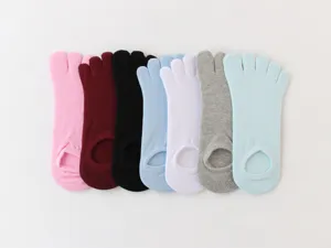 Women's five toe socks, shallow mouth low cut boat socks, breathable athletic yoga split toe socks.