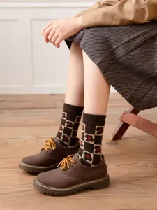 Thickened autumn winter wool socks for women, retro checkered floral mid tube knit socks.