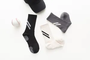 Detalles de calcetines deportivos antideslizantes para hombre con puntos de silicona.