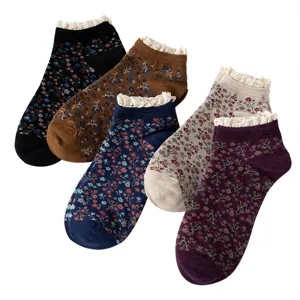 Women vintage floral short socks with lace ruffle trim cute cotton boat socks 5 pairs set.