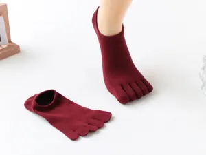 Women's wine red shallow cut five toe socks, breathable cotton blend toe separating socks.