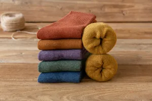 Thickened thermal winter terry socks for women, solid color mid-tube cozy fleece socks.
